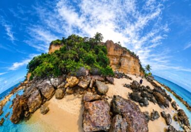 Milagres no Morro de São Paulo: o Morro visto do mar, onde ficava a capela primitiva de Nossa Senhora da Luz