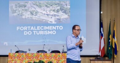 Apresentação com o tema “Fortalecimento do Turismo de Cairu” durante a reunião aberta do COMTUR de Cairu